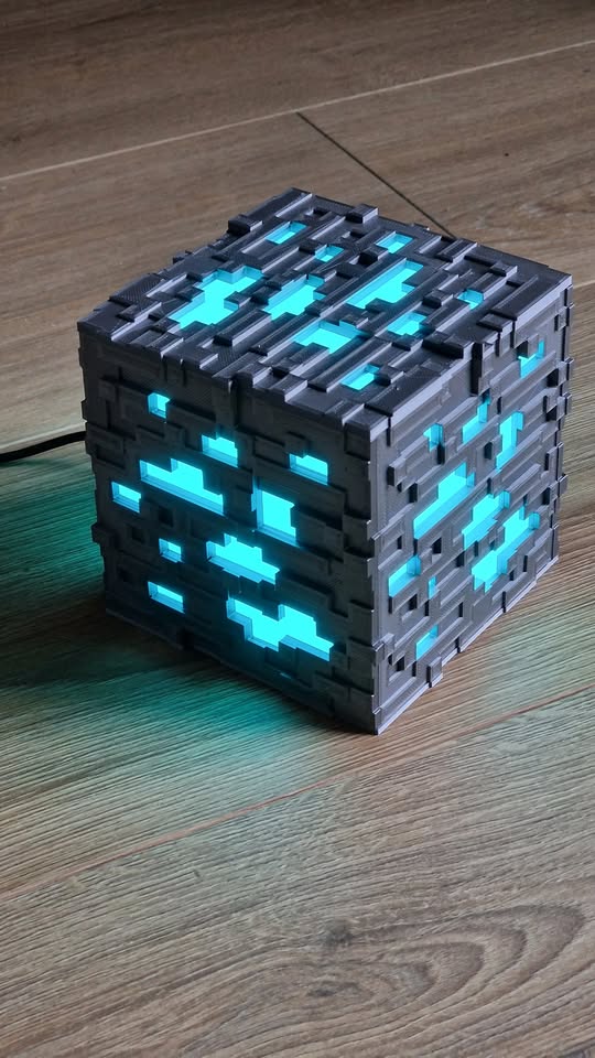 3D printed Minecraft light SA